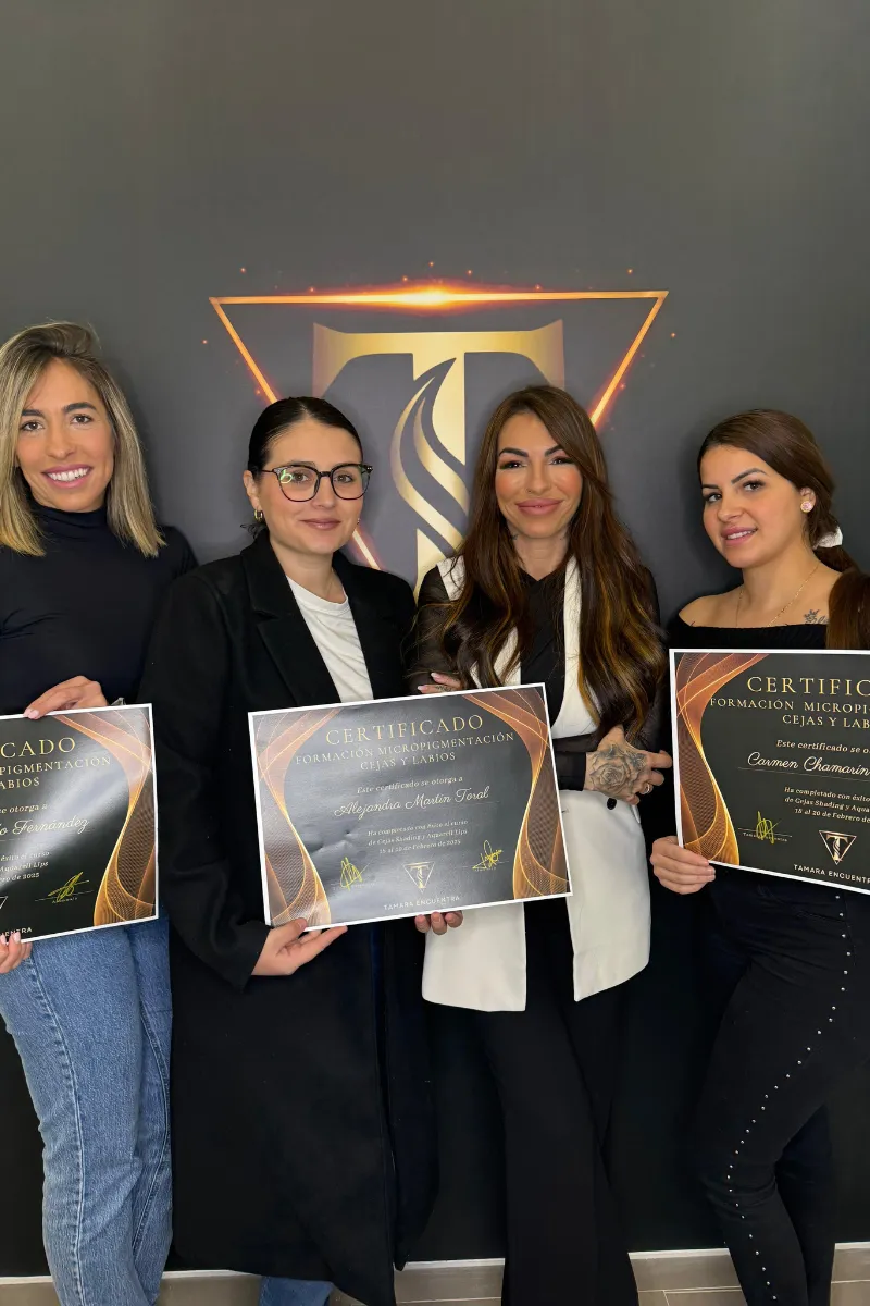 Alumnas de la Tamara Academy con Tamara Encuentra (2)