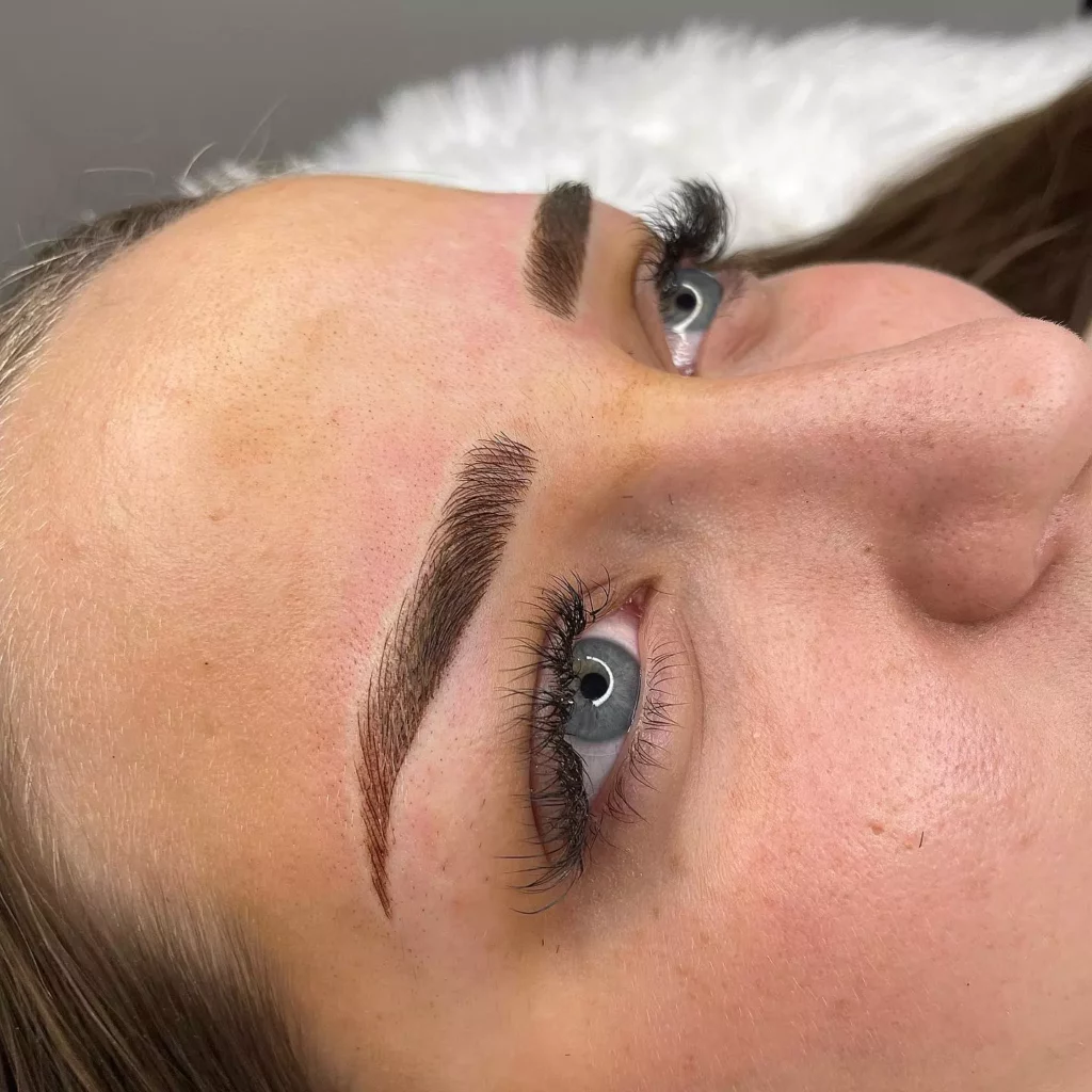 Micropigmentación de cejas